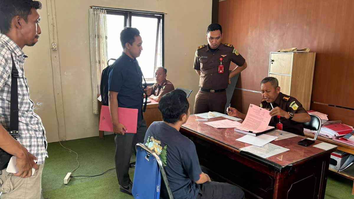 Tersangka Kurir Sabu 15 Kilogram Resmi Dilimpahkan ke Kejari Palu