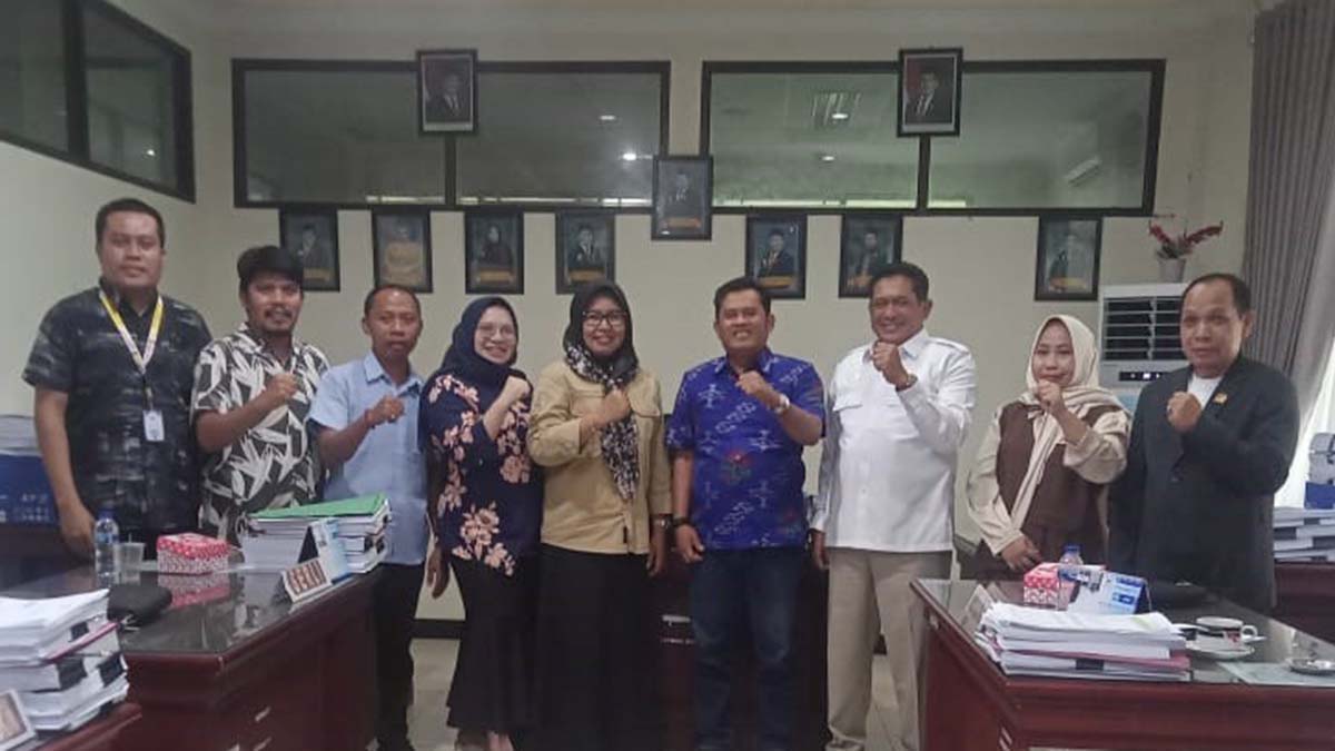 DPRD Parimo Tekankan Akurasi Data Siswa Sebelum Pembagian Seragam Gratis