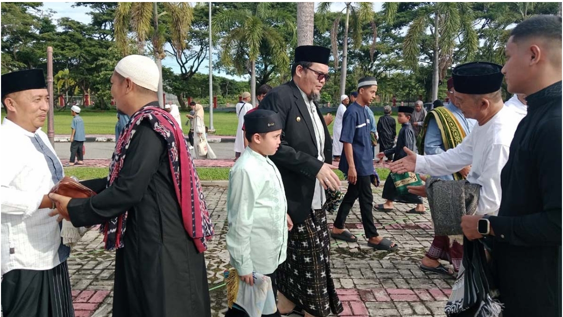 Perayaan Idul Fitri 1446 Hijriah, di Halaman Kantor Bupati Parigi Moutong, Senin (31/3/2025). Foto: Diskominfo Parigi Moutong.