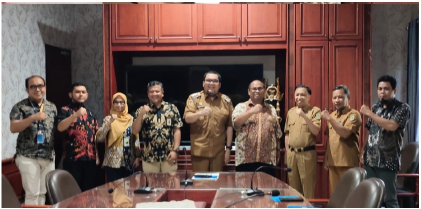 (KPP) Pratama Palu, Muliana, beserta rombongan melakukan audiensi dengan Penjabat (Pj.) Bupati Parigi Moutong, Richard Arnaldo, di ruang rapat Bupati pada Selasa (21/01/2025).