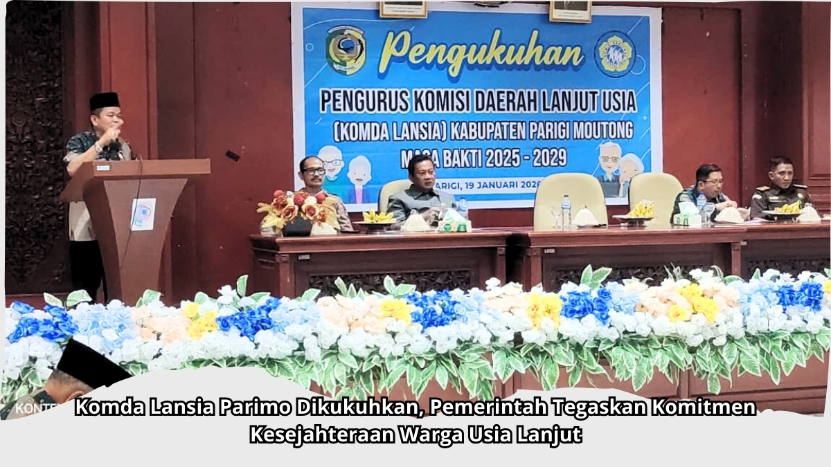 Keterangan Foto: Ketua Komda Lansia Parigi Moutong Abdul Sahid memimpin pengukuhan pengurus Komisi Daerah (Komda) Lanjut Usia (Lansia) masa bhakti 2026–2029 di Lantai II Kantor Bupati Parigi Moutong, Senin (19/1/2026). Foto: Konteks Sulawesi