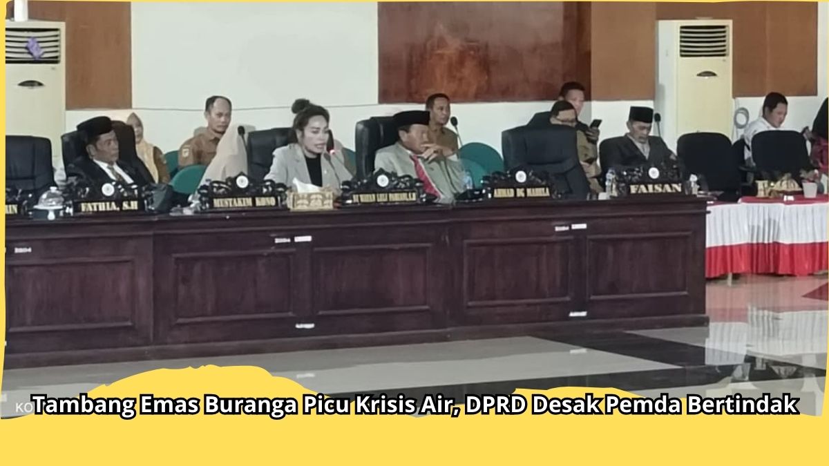 Keterangan Foto: Anggota DPRD Parigi Moutong, Leli Pariani, menyampaikan desakan kepada pemerintah daerah agar segera mengambil langkah konkret terkait dampak aktivitas pertambangan emas di Desa Buranga, Kecamatan Ampibabo, yang memicu krisis air bersih dan mengancam kesehatan masyarakat, dalam Sidang Paripurna DPRD Parigi Moutong, Senin (12/01/2026). Foto: Dok Konteks Sulawesi