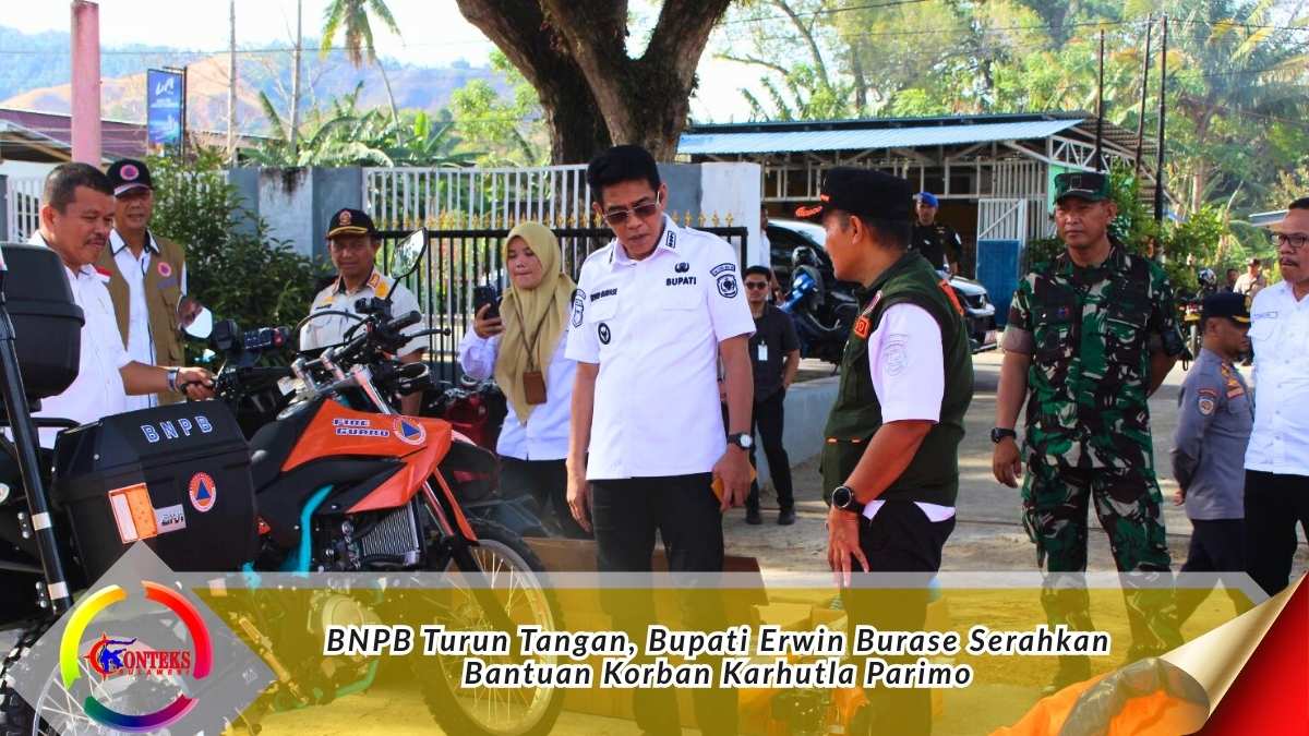 Keterangan foto: Bupati Parigi Moutong, Erwin Burase (tengah), didampingi jajaran pemerintah daerah dan unsur terkait, meninjau sekaligus menyerahkan bantuan logistik dari BNPB kepada warga terdampak kebakaran hutan dan lahan di Kecamatan Parigi Utara, Rabu (18/2/2026). Foto: Diskominfo