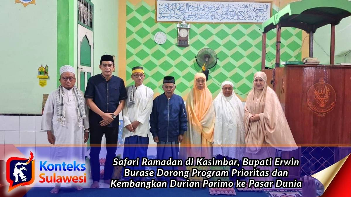 Bupati Parigi Moutong, Erwin Burase, berfoto bersama tokoh agama dan masyarakat usai kegiatan Safari Ramadan di Masjid Baitul Rahman, Desa Kasimbar, Kecamatan Kasimbar. Kegiatan tersebut menjadi ajang silaturahmi sekaligus penyampaian program pembangunan daerah kepada masyarakat. Foto: Diskominfo Parimo.