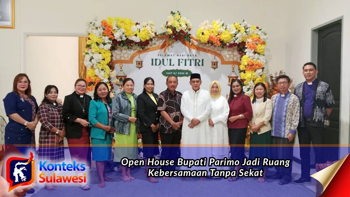 Bupati Parigi Moutong bersama jajaran pemerintah daerah dan tokoh lintas agama berfoto bersama dalam suasana hangat Open House Idulfitri 1447 H di Rumah Jabatan Bupati, mencerminkan kebersamaan dan keharmonisan tanpa sekat. Foto: Diskominfo