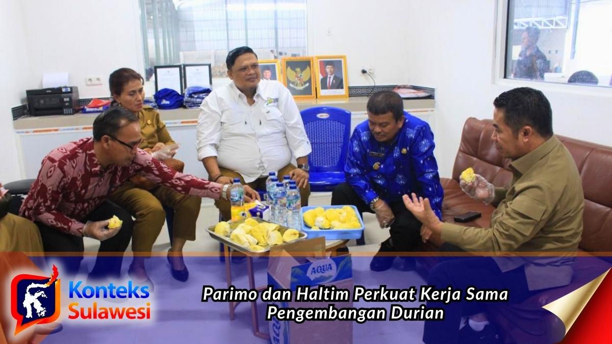 Wakil Bupati Parigi Moutong, H. Abdul Sahid, bersama Wakil Bupati Halmahera Timur, Anjas Taher, berdiskusi sambil meninjau produk olahan durian saat kunjungan kerja di PT Pondok Durian Sulawesi, Desa Masari, Senin (29/6/2026). Kunjungan tersebut menjadi ajang berbagi pengalaman dan memperkuat kerja sama antardaerah dalam pengembangan komoditas durian bernilai ekonomi tinggi. Foto: Diskominfo Parimo