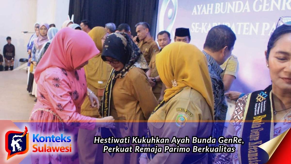 Bunda Generasi Berencana (GenRe) Kabupaten Parigi Moutong, Hj. Hestiwati Nanga, S.KM., M.Kes., menyematkan selempang kepada Ayah dan Bunda GenRe tingkat kecamatan saat prosesi pengukuhan dalam rangka Grand Final Apresiasi Duta dan Jambore Ajang Kreativitas (ADUJAK) GenRe 2026 di Kabupaten Parigi Moutong. Pengukuhan tersebut menjadi wujud komitmen memperkuat peran keluarga dalam membina generasi muda yang sehat, berkarakter, dan berdaya saing. Foto: Diskominfo Parigi Moutong.