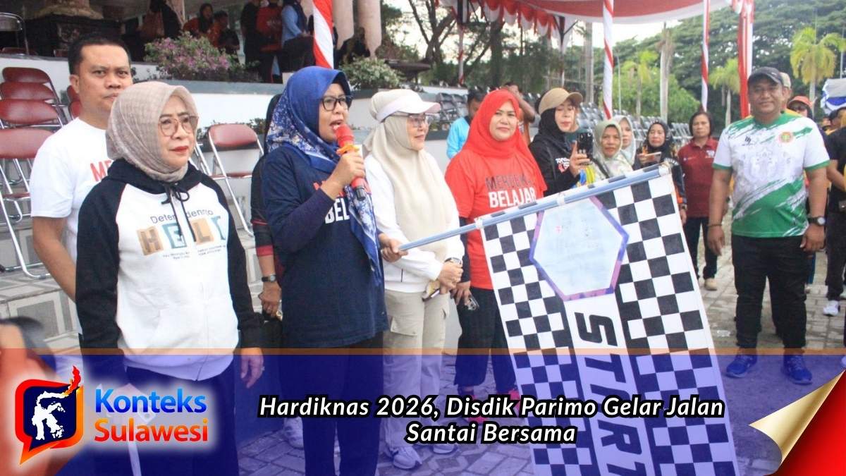 Kepala Dinas Pendidikan dan Kebudayaan Kabupaten Parigi Moutong (Parimo), Sunarti, S.Pd., M.Pd., melepas peserta jalan santai dalam rangka memperingati Hari Pendidikan Nasional (Hardiknas) 2026 di halaman Kantor Bupati Parigi Moutong, Jumat (1/5/2026). Kegiatan yang diikuti guru, tenaga kependidikan, dan pelajar ini menjadi bagian dari upaya memperkuat semangat kebersamaan sekaligus mendorong transformasi pendidikan menuju layanan yang lebih berkualitas. (Foto: Diskominfo Parigi Moutong).