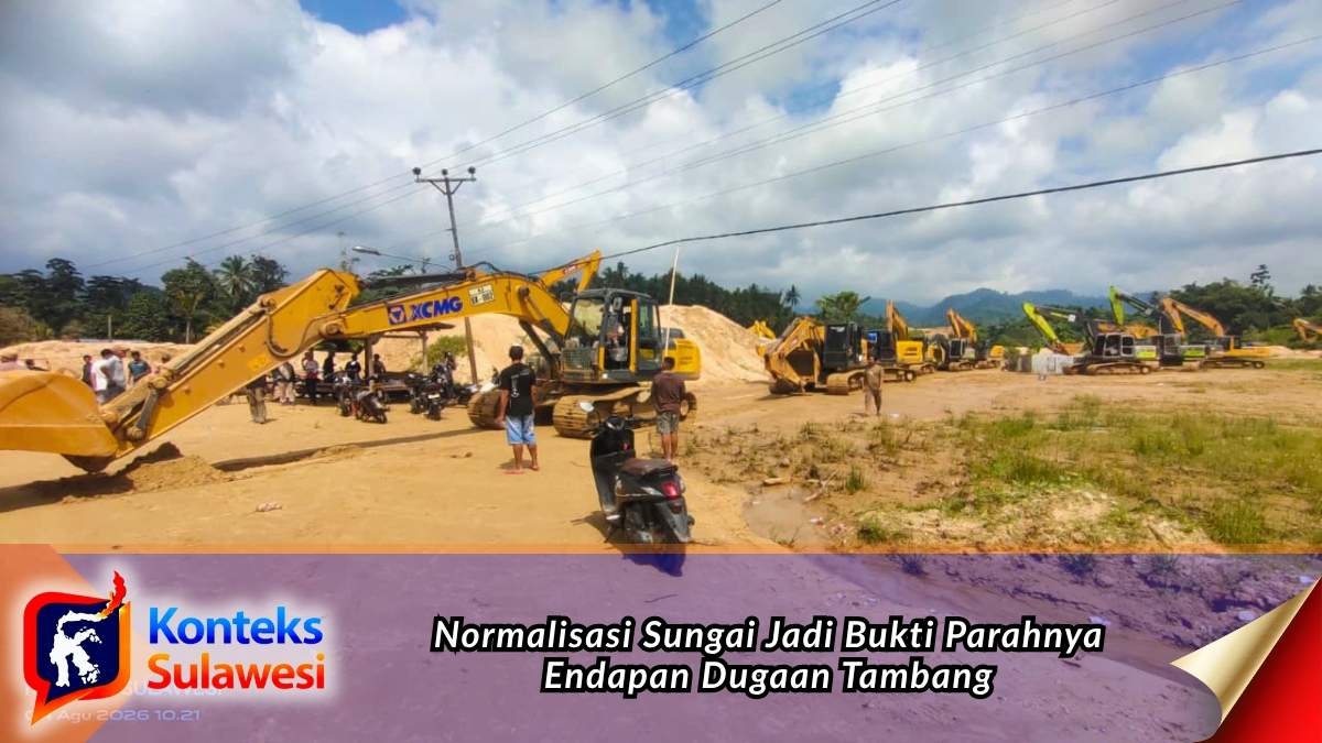 Puluhan alat berat dikerahkan untuk melakukan normalisasi Sungai Air Panas di Kecamatan Parigi Barat, Kabupaten Parigi Moutong, setelah aliran sungai dipenuhi endapan material yang diduga berasal dari aktivitas pertambangan di hulu. Normalisasi dilakukan guna memulihkan kapasitas sungai dan membuka kembali akses masyarakat yang terdampak banjir. Foto: Tommy Noho/Konteks Sulawesi.